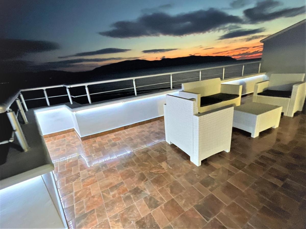 Sky & Sea Viewing Apartment Vlorë Екстериор снимка