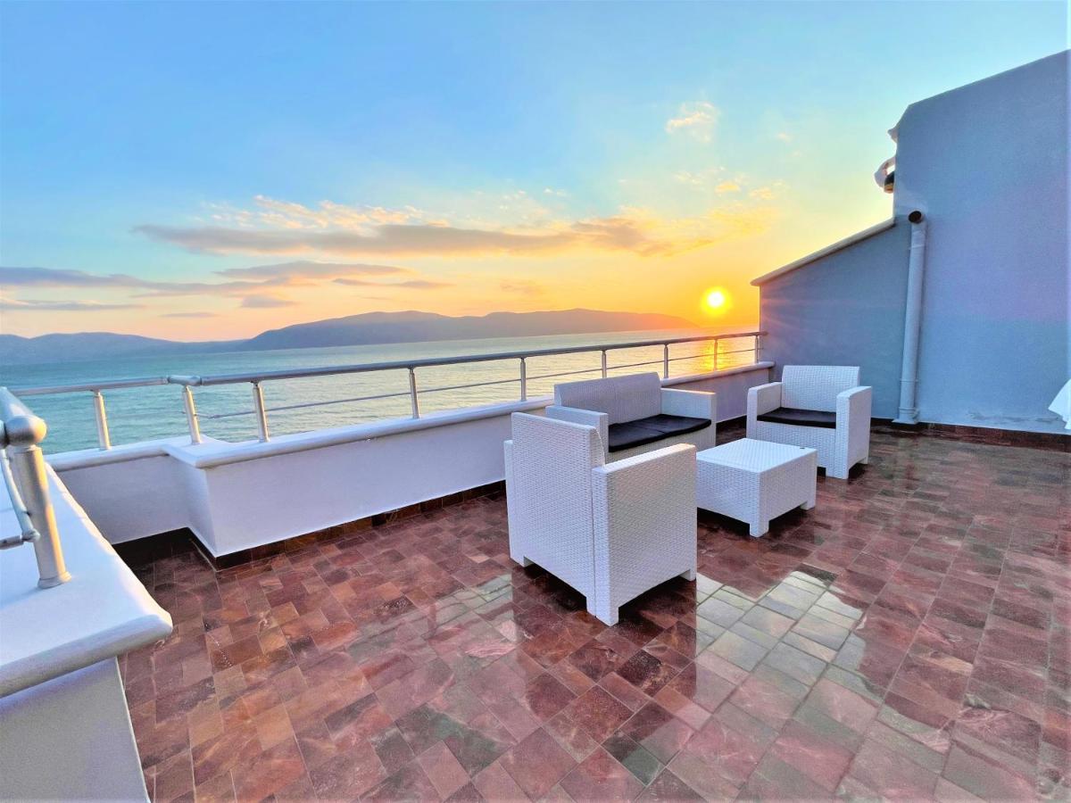Sky & Sea Viewing Apartment Vlorë Екстериор снимка