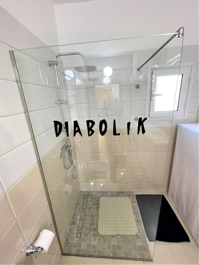 Sky & Sea Viewing Apartment Vlorë Екстериор снимка