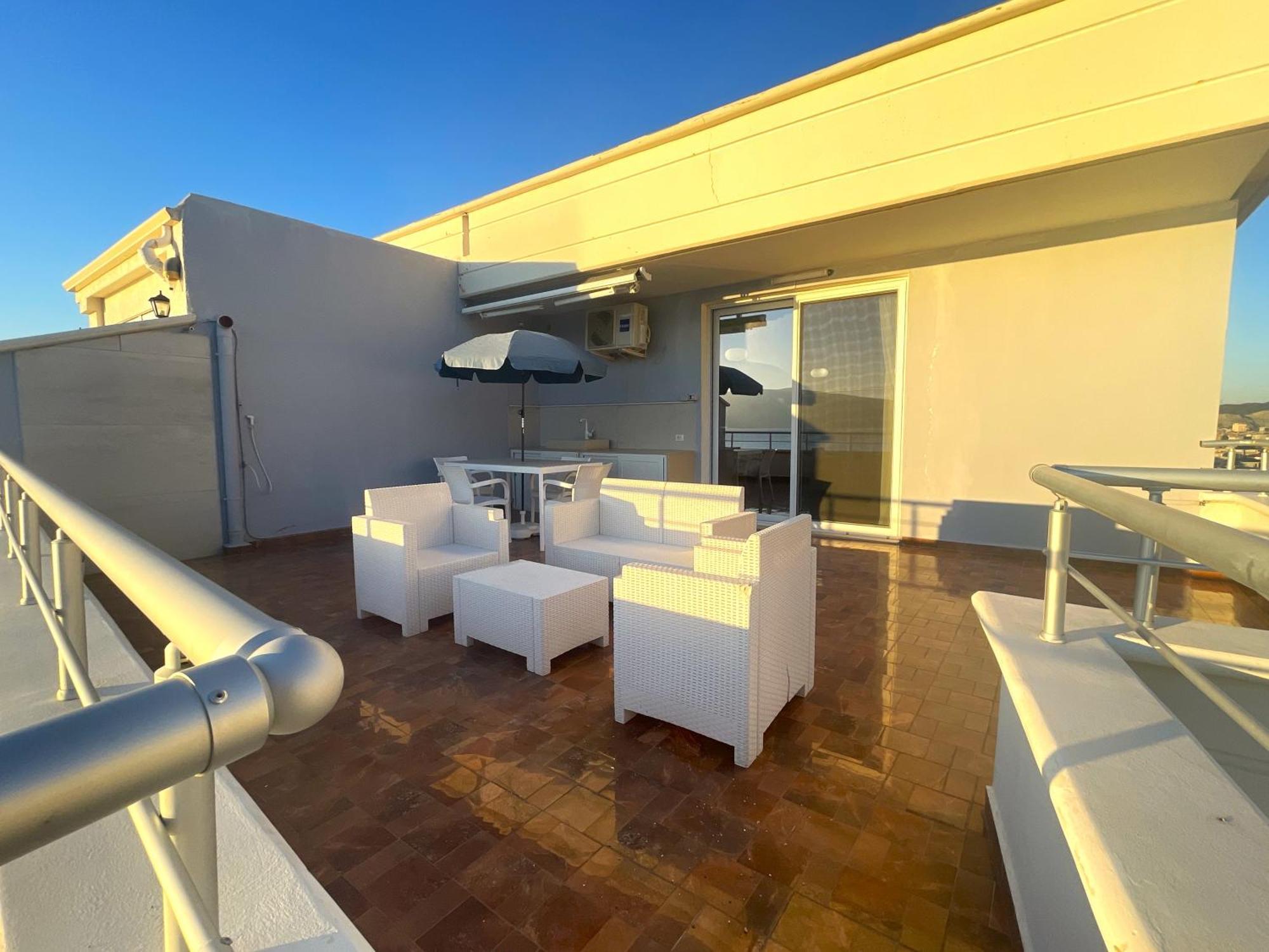 Sky & Sea Viewing Apartment Vlorë Екстериор снимка