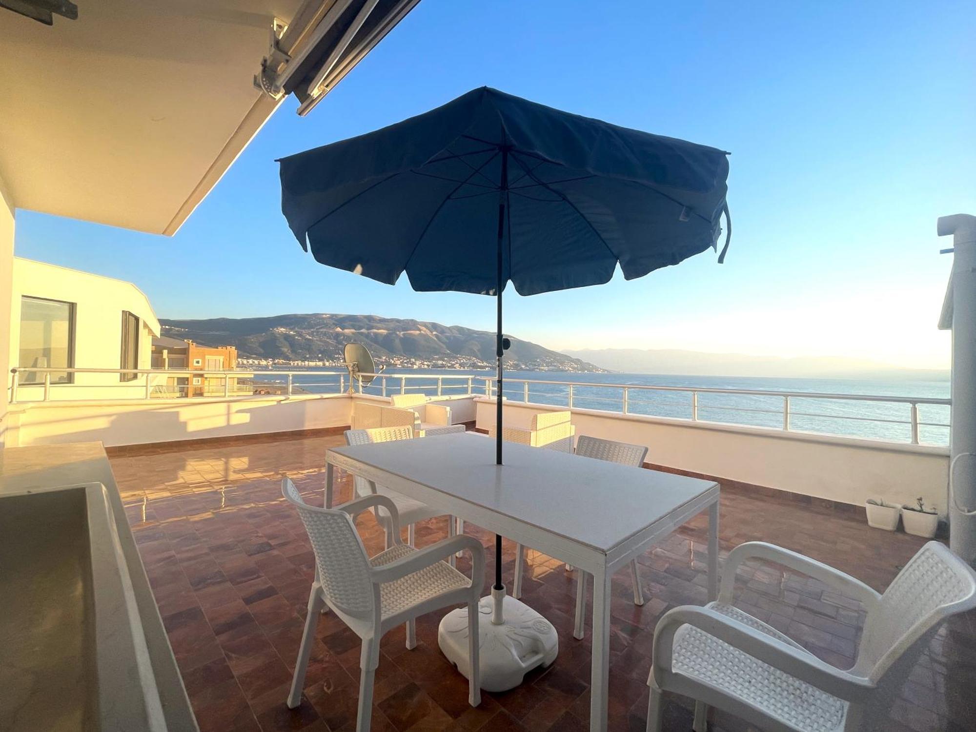 Sky & Sea Viewing Apartment Vlorë Екстериор снимка