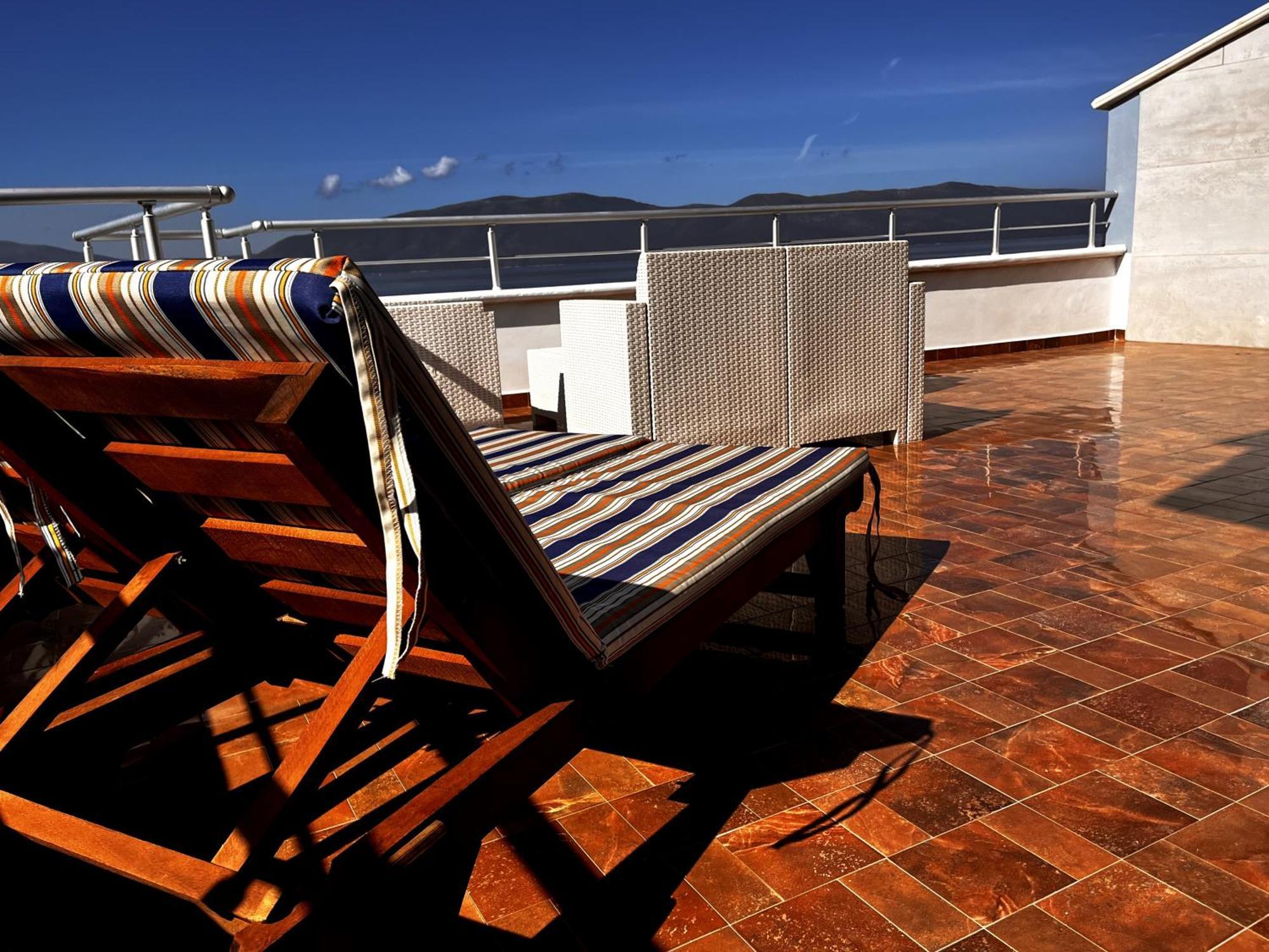 Sky & Sea Viewing Apartment Vlorë Екстериор снимка