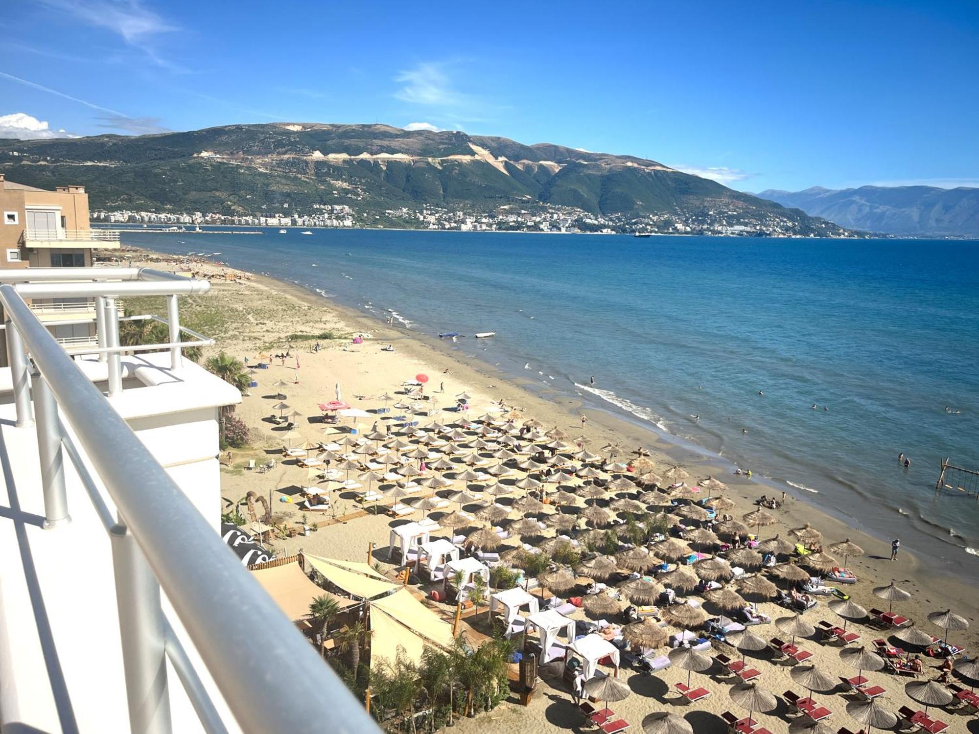 Sky & Sea Viewing Apartment Vlorë Екстериор снимка