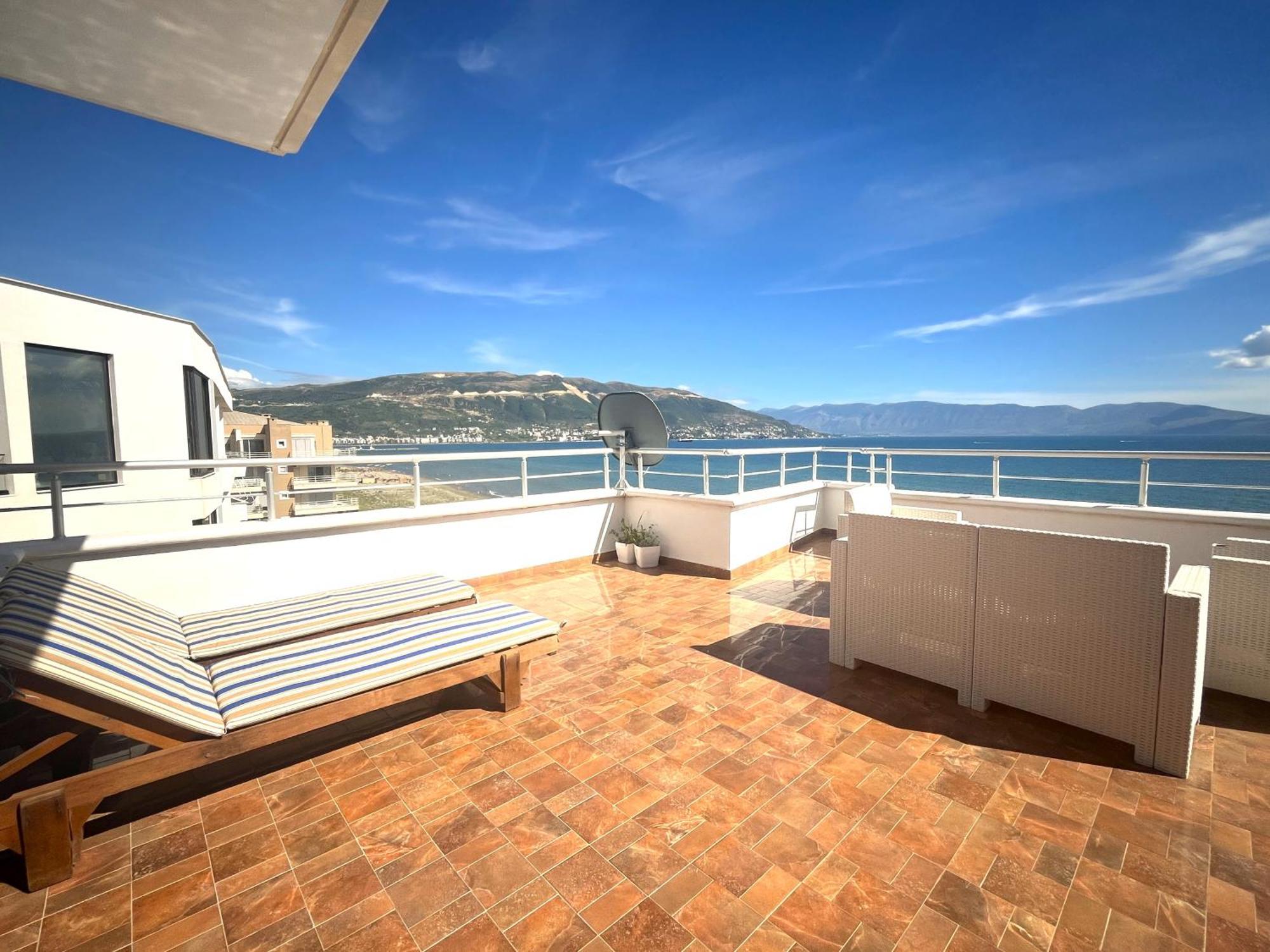 Sky & Sea Viewing Apartment Vlorë Екстериор снимка