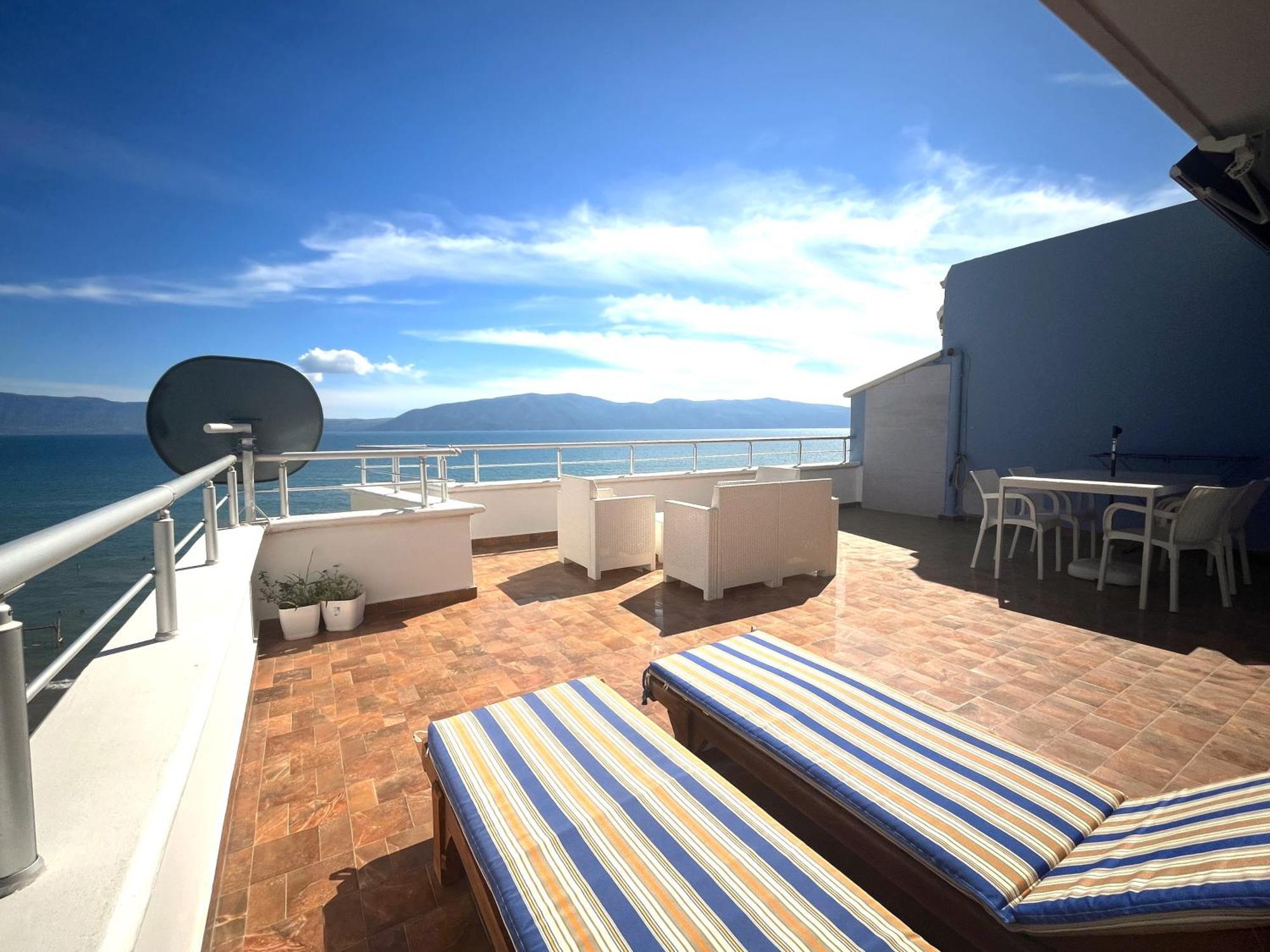 Sky & Sea Viewing Apartment Vlorë Екстериор снимка