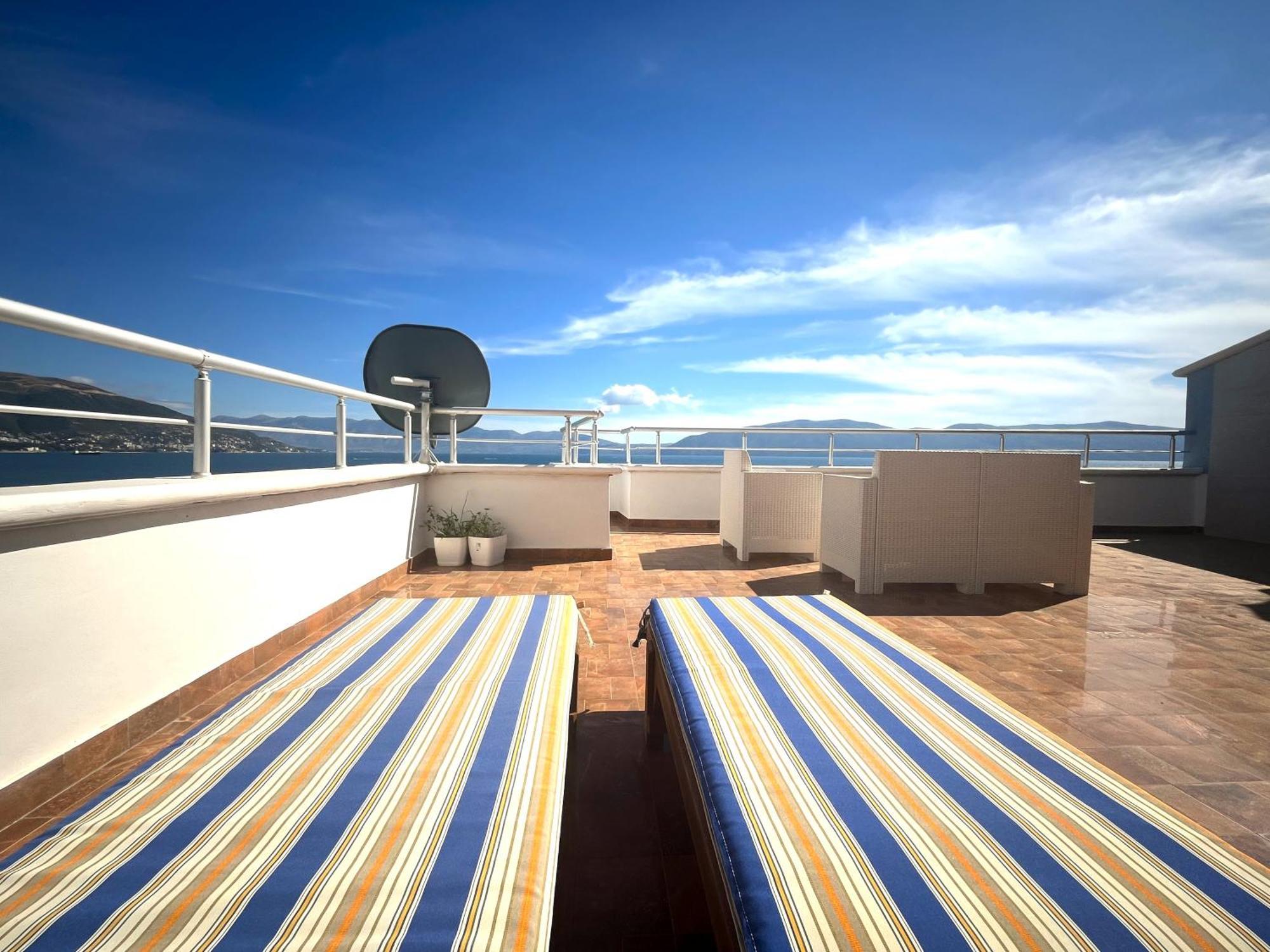 Sky & Sea Viewing Apartment Vlorë Екстериор снимка